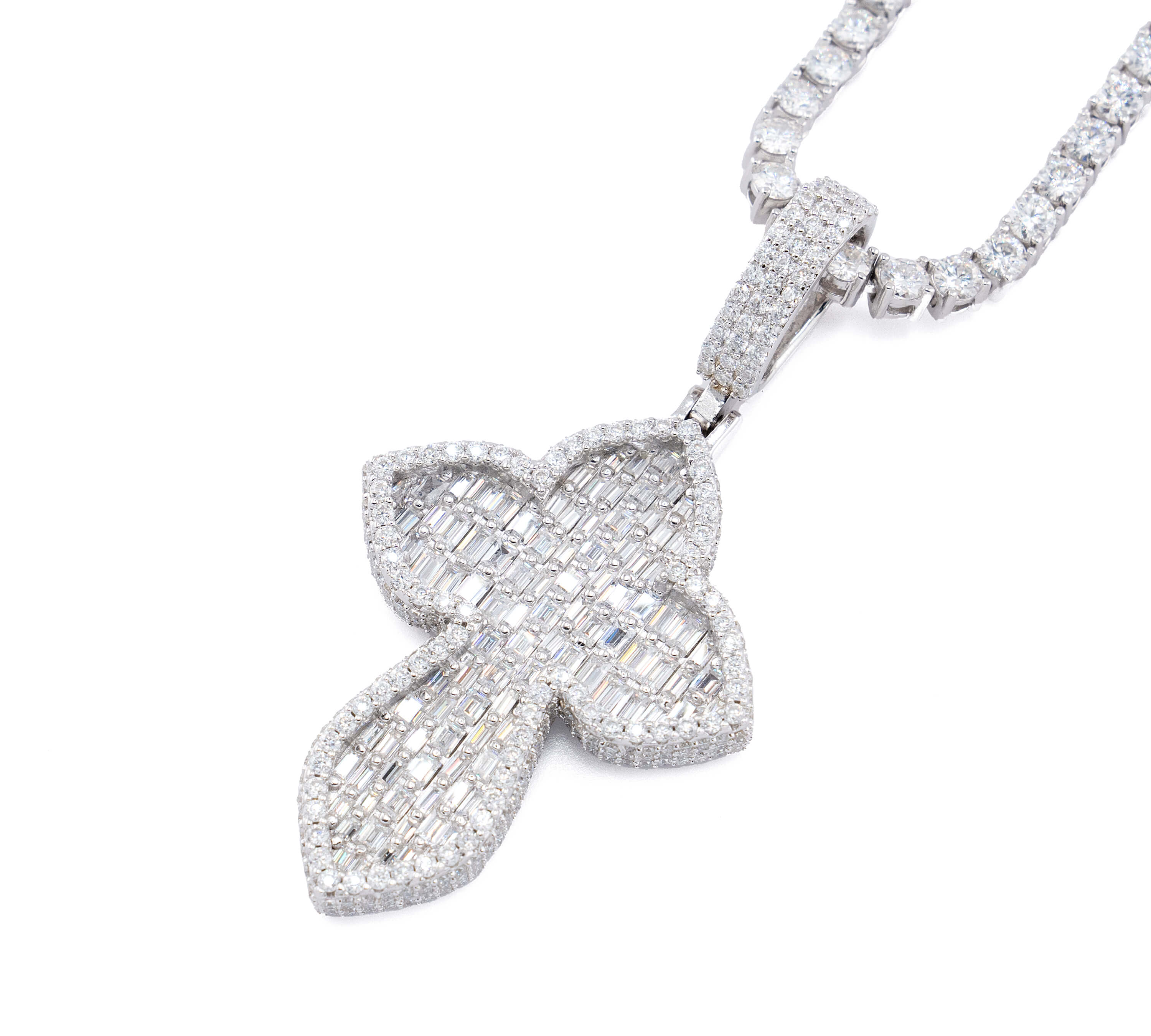Clover Cross Pendant Silver