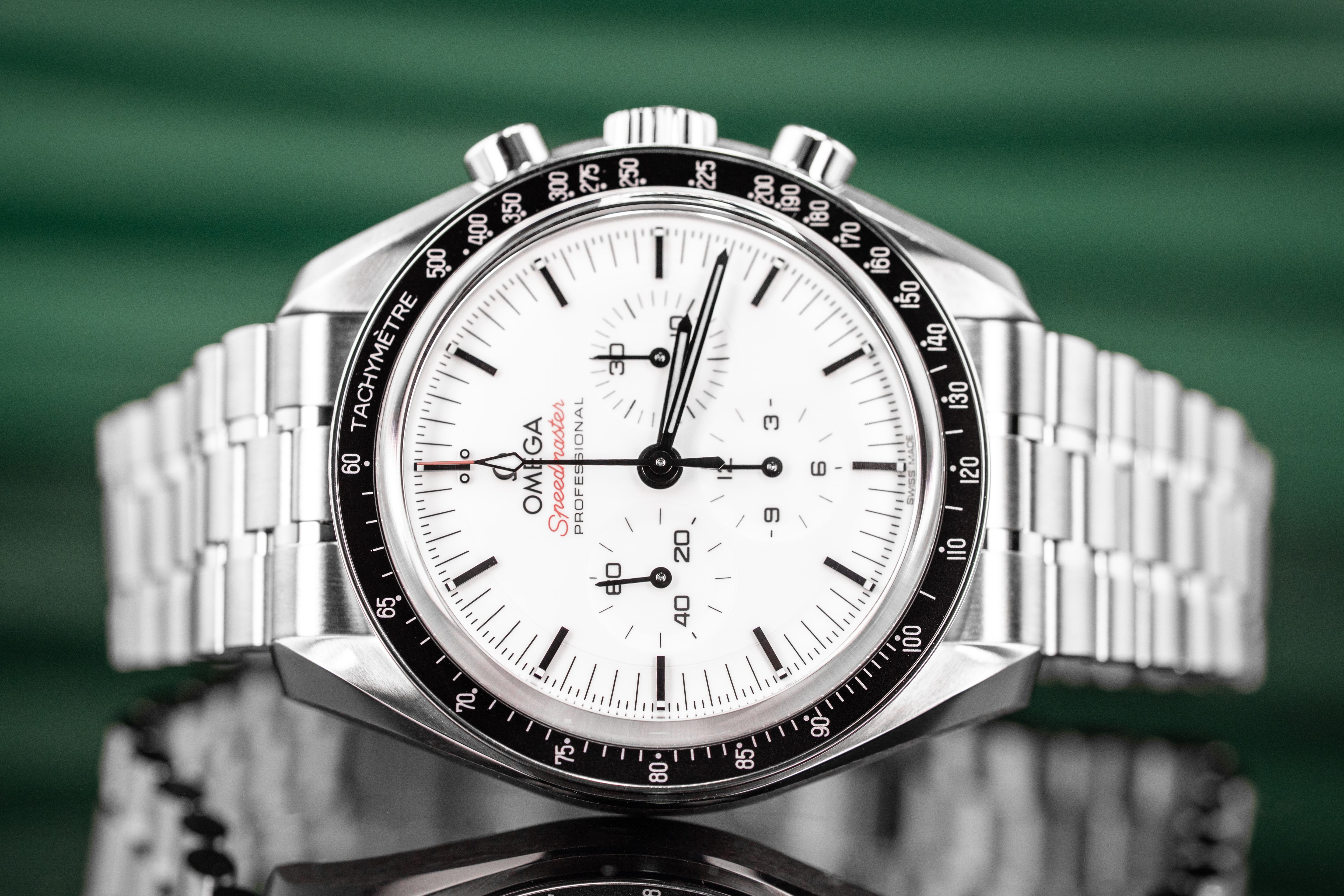 OMEGA SPEEDMASTER WHITE DIAL 2025