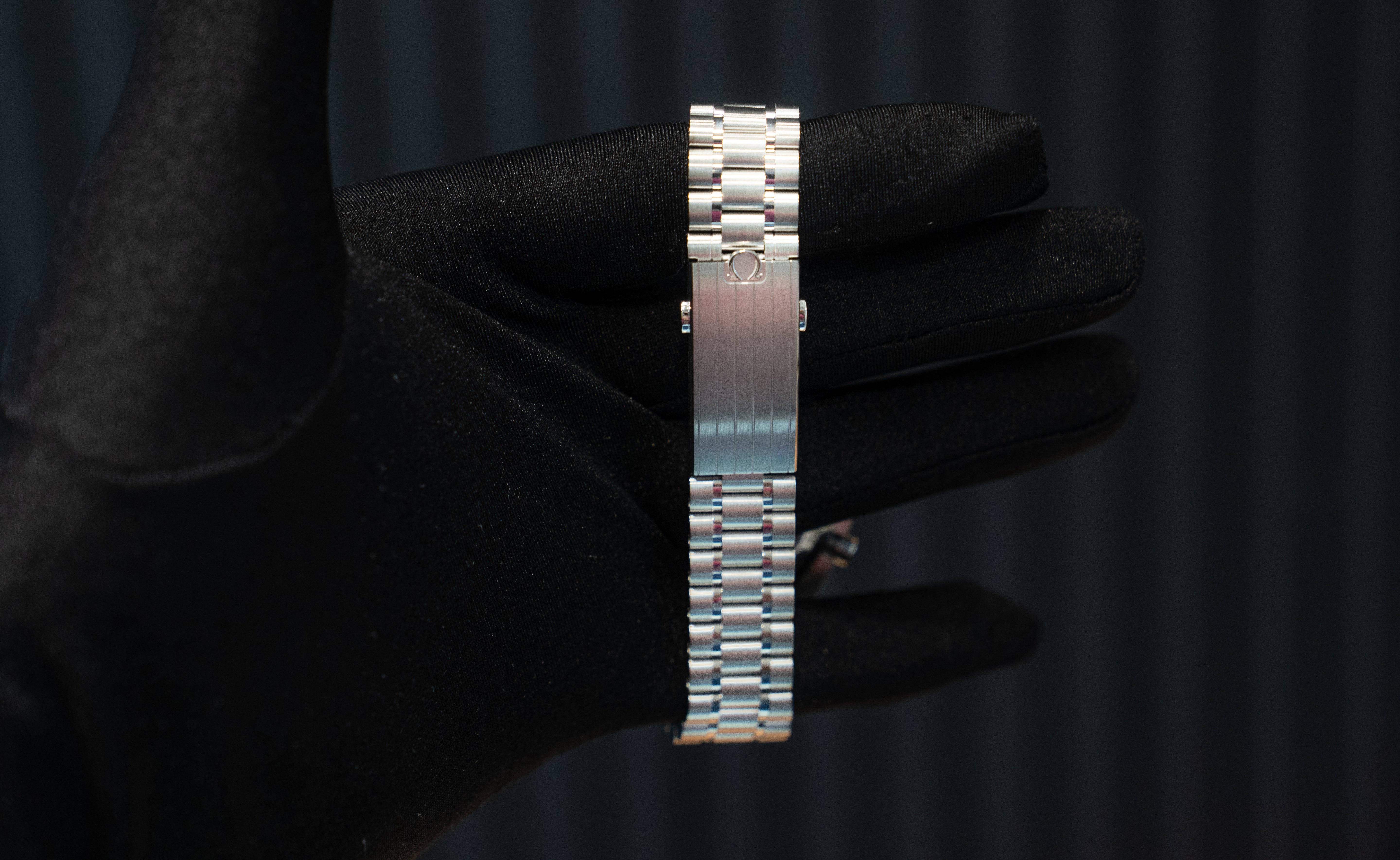 OMEGA SPEEDMASTER WHITE DIAL 2025